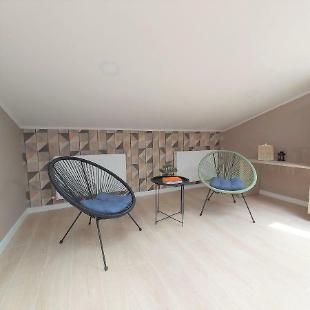 Two-Bedroom Apartment Near Forum Lviv Eksteriør bilde