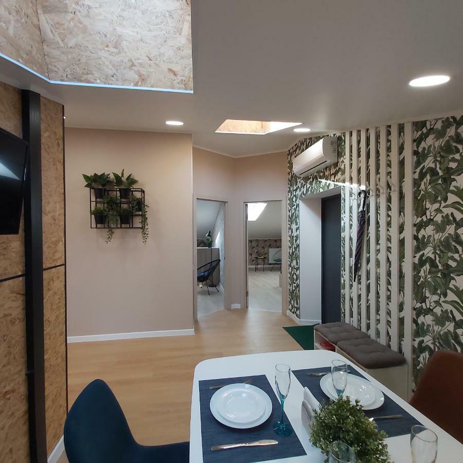 Two-Bedroom Apartment Near Forum Lviv Eksteriør bilde