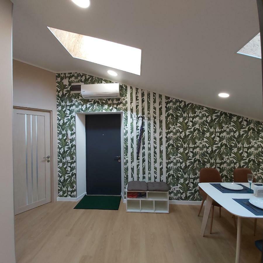 Two-Bedroom Apartment Near Forum Lviv Eksteriør bilde