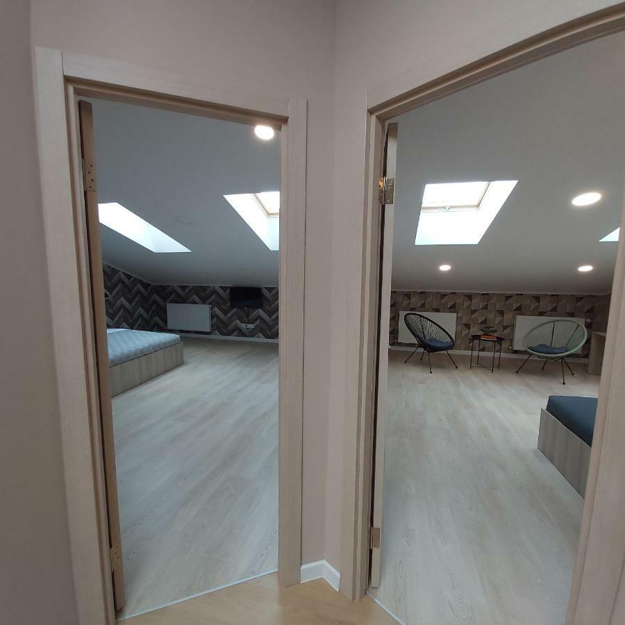 Two-Bedroom Apartment Near Forum Lviv Eksteriør bilde