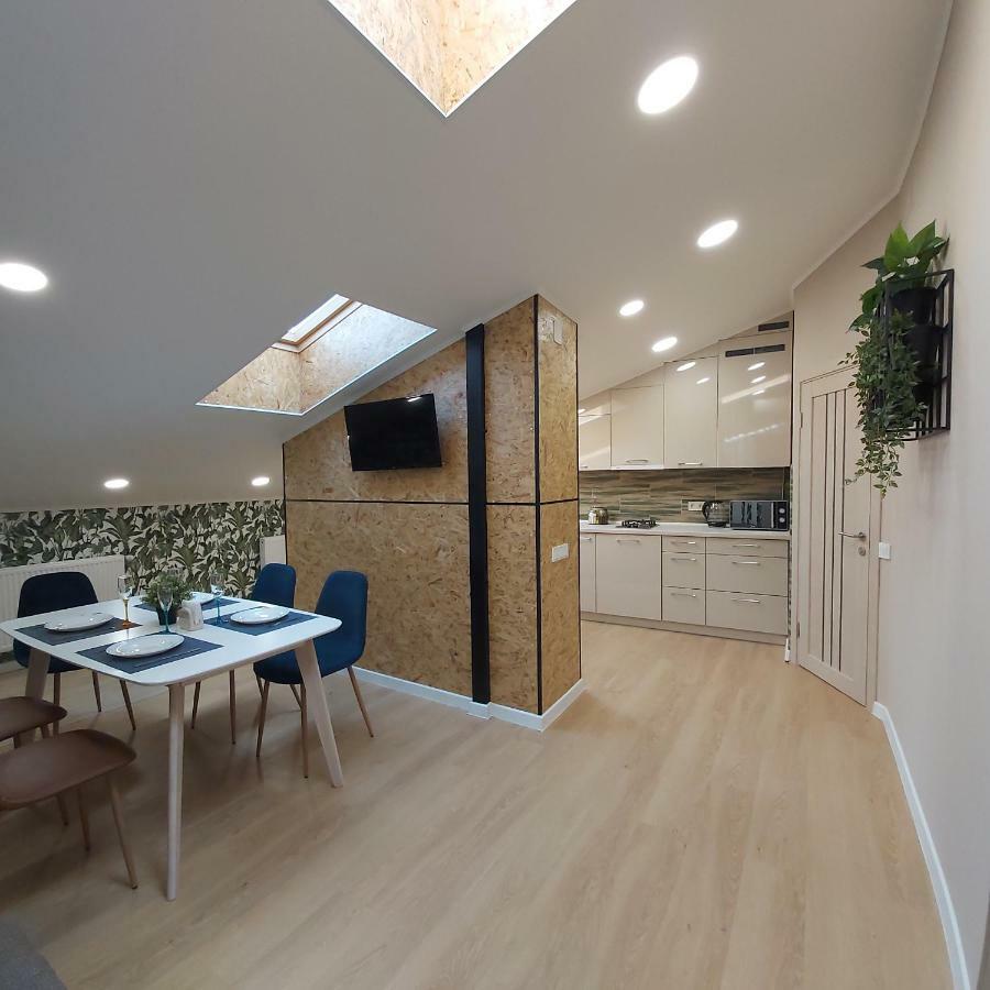 Two-Bedroom Apartment Near Forum Lviv Eksteriør bilde