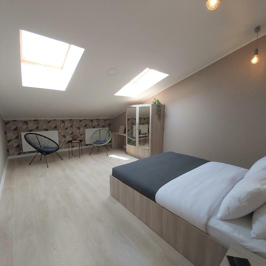Two-Bedroom Apartment Near Forum Lviv Eksteriør bilde